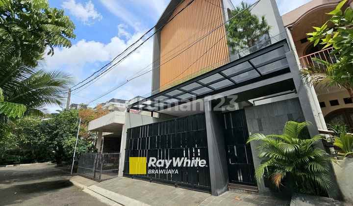 Rumah di Bumi Karang Indah, Lebak Bulus, Sudah Renovasi, Industrial Minimalist House