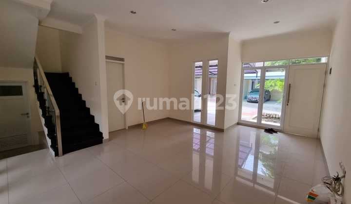 Rumah Kontrakan Bagus Semi Furnished di Geger Kalong, Bandung