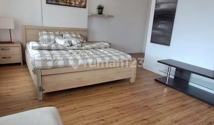 Disewakan Unit Studio Tipe Besar 36M Full Furnished Bagus Siap Huni