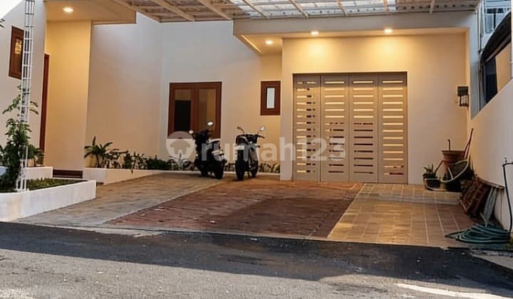 Rumah Town House Bagus Terawat Huni di Lebak Bulus