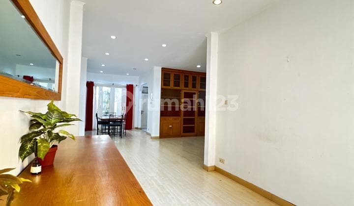 Rumah Lebak Bulus Dalam Komplek Dekat MRT Sangat Jarang Ada