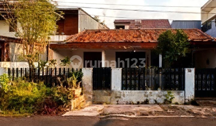 Rumah Hitung Tanah Dalam Komplek Lokasi Strategis di Cilandak - Cipete