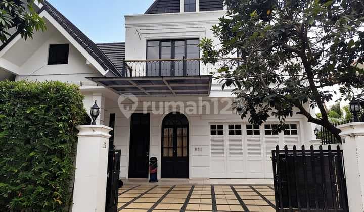 Rumah Mewah American Classic Dalam Komplek di Cilandak