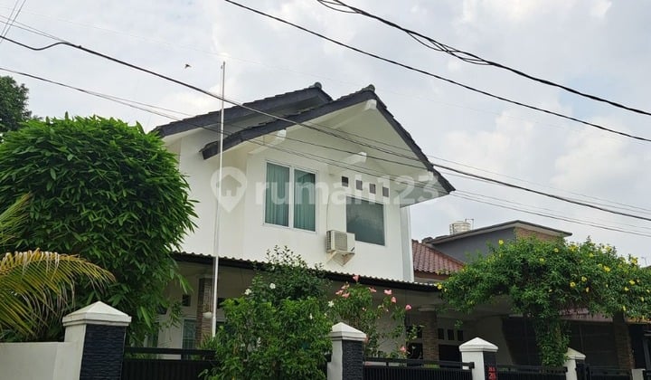 Rumah Terawat Asri di Lebak Bulus Dalam Komplek Ada Kamar Bawah Dekat MRT