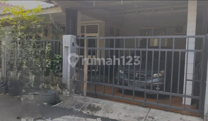 Affordable House on Jalan Taman Wijaya Kusuma Il, Ujung Pondok Labu, Cilandak