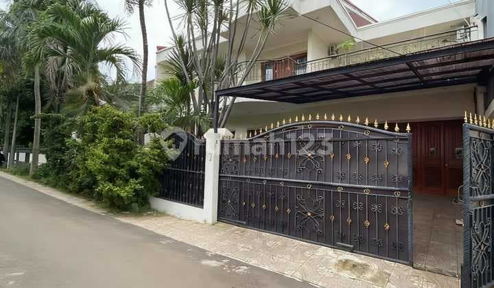 Rumah Bagus Dalam Komplek di Permata Hijau Harga di Bawah Pasar