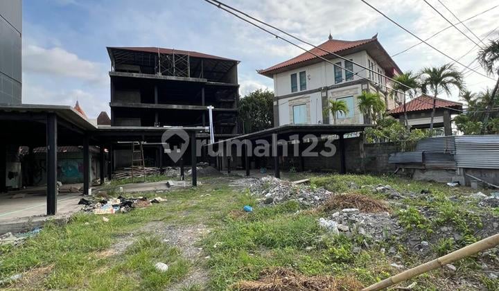 Gedung Strategis di Jalan Bypass Ngurah Rai sebelah Mall Bali Galeria