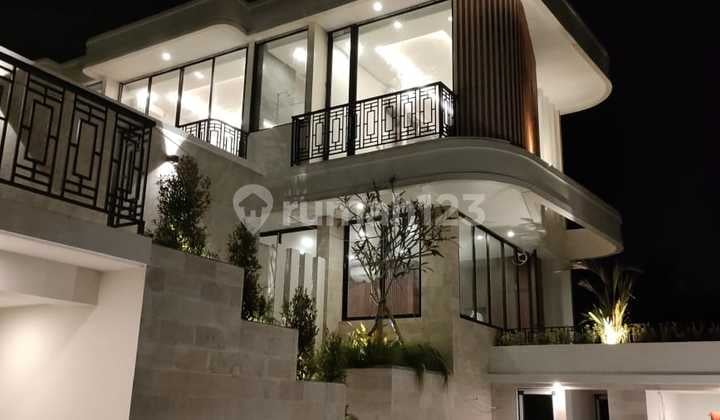 Brand New Luxury Villa With Preaty Sea View In Toyaning Ungasan