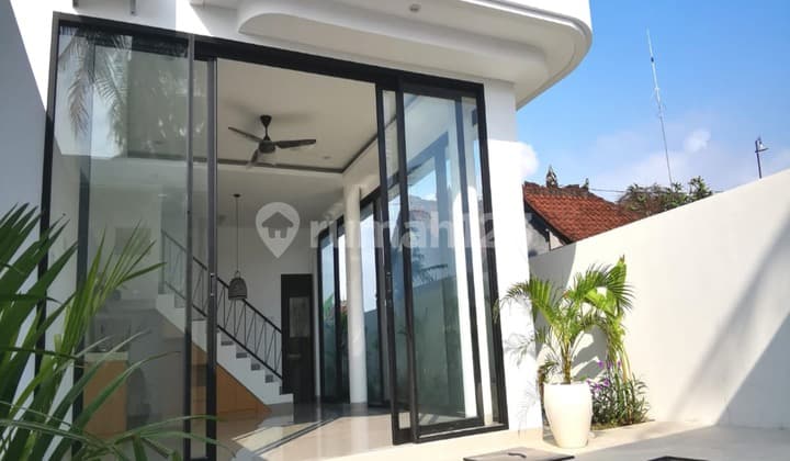 Disewa Villa Baru Di Dekat Pantai Nyanyi dan Luna Beachclub