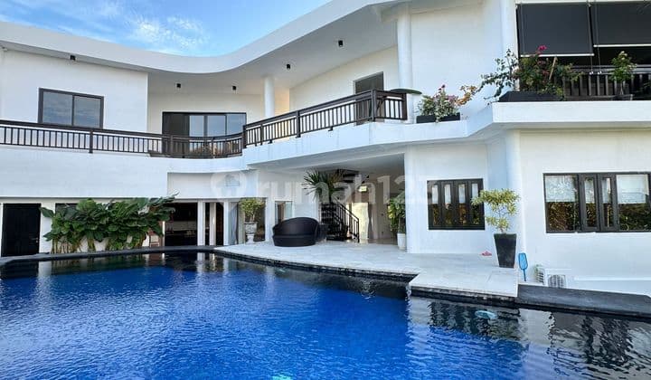 Luxury Villa Located in Nusa Dua Hills With Sea View Near Melasti Beach Bali