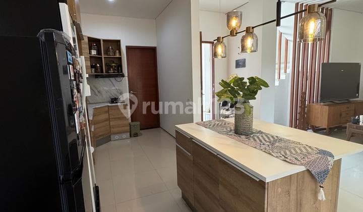 Rumah di Sunset Palm Residence Seminyak sebelah JB School