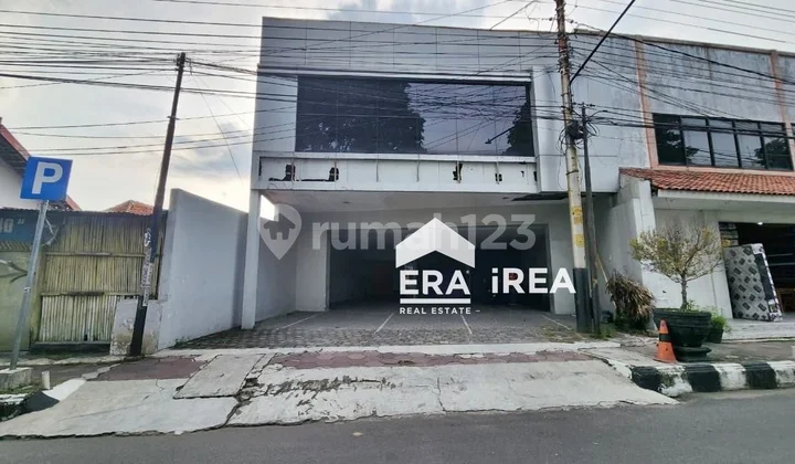 Large Shophouse, Strategic Location in the Center of Sukoharjo City, Former Bank