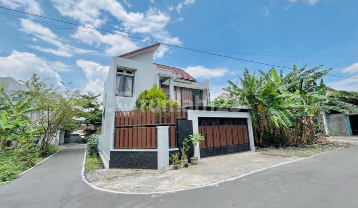 Dijual Rumah Bagus 2 Lantai Full Furnished di Banjarsari Solo