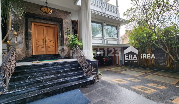 Rumah Sangat Mewah 2 Lantai Kolam Renang 6 Carport di Boyolali