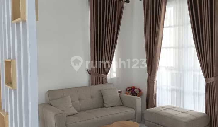 Rumah Cantik Ada Kolam Renang Di Legenda Wisata Cibubur