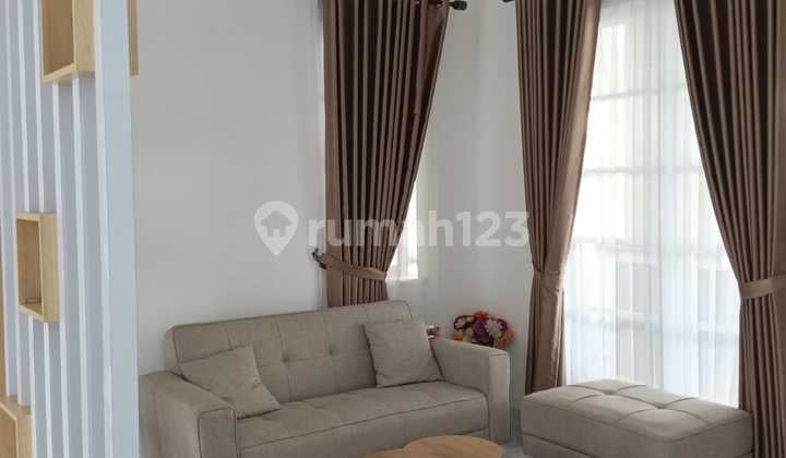 Rumah Cantik Ada Kolam Renang Di Legenda Wisata Cibubur