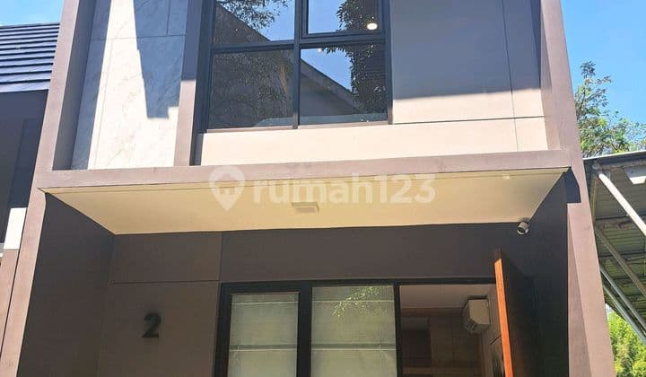 Two-story house in Sentul.