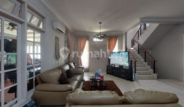 Rumah Hook Di Legenda Wisata Cibubur