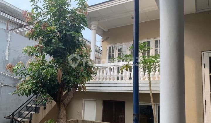 Rumah di boulevard Kota Wisata cocok untuk cafe