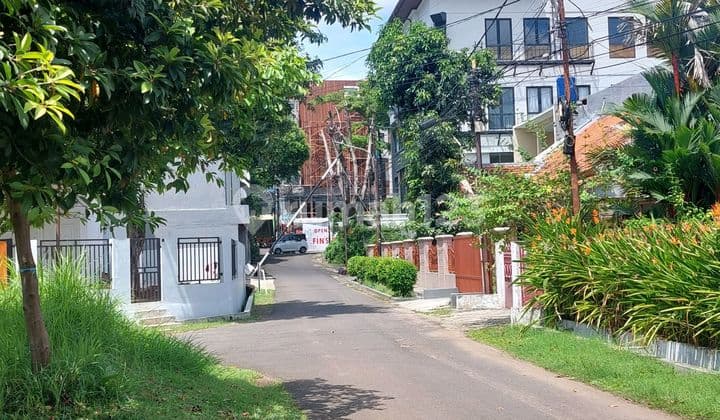 Murah Rumah Depan Taman di Cipete Jakarta Selatan