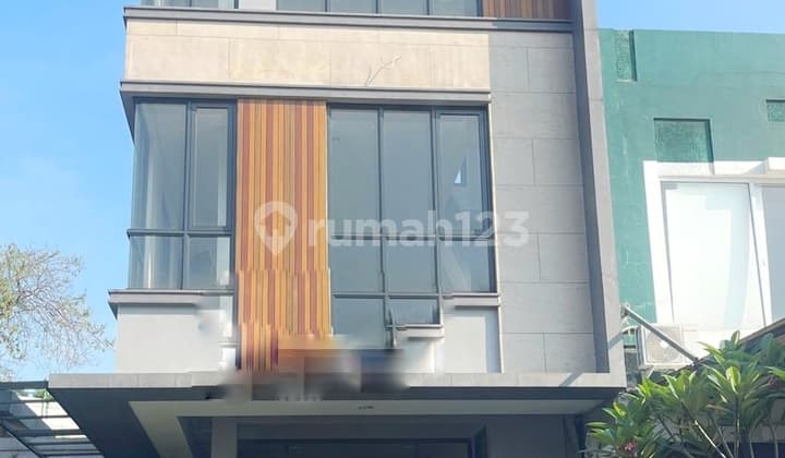 Ruko Bagus Hook Tiga Lantai Di Legenda Wisata Cibubur