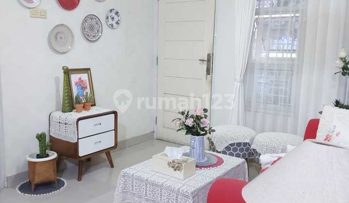 Rumah Rapi Cantik Siap Huni