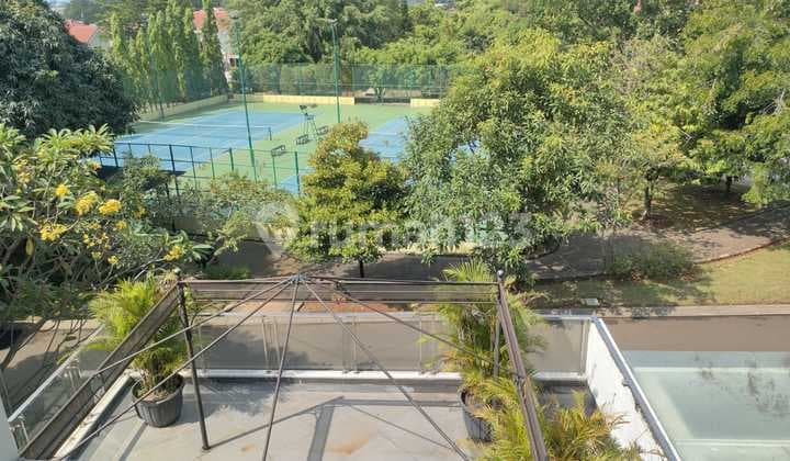 Rumah Luas Depan Taman Dan Lapangan Tenis Harga Bersaing di Perumahan Ternama, Dengan Pintu Tol Dlm Perumahan (N)