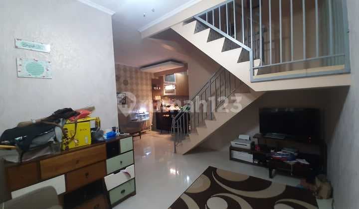 Rumah Siap Huni ,rapi ,ada Rooftop Nya Di Metland Transyogie