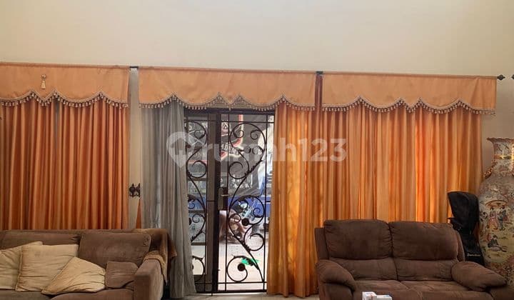 Rumah besar siap huni di perumahan Kota Wisata ,ada pintu tol