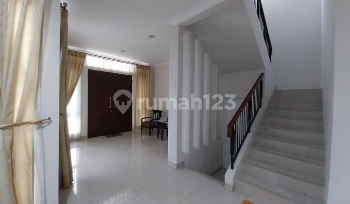 Rumah 2 lantai dengan luas tanah lebar di cluster baru bagian tengah perumahan kota wisata