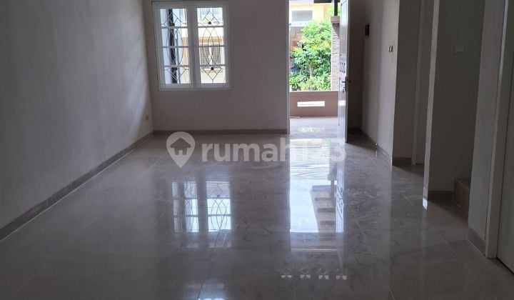 Rumah Satu Setengah Lantai Sudah Renovasi Dan Siap Huni Di Kota Wisata Cibubur