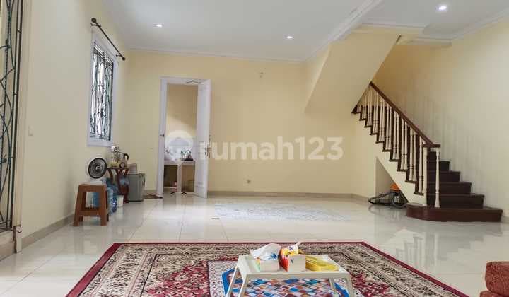 Rumah 2 Lantai Luas Bagus Di Kota Wisata