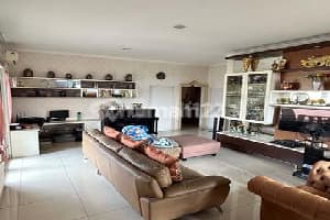 Rumah Besar Mewah Ada Kolam Renang Ikota Wisata Boulevard Kamar4+1