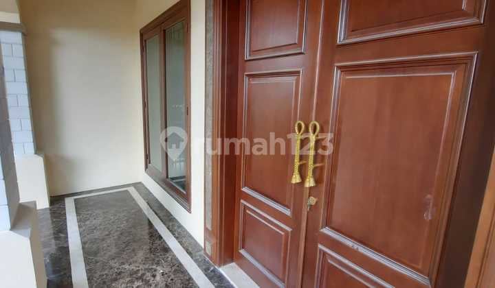Rumah Rafles hils cibubur Luat tanah 555m² harga 7m an bagus siap huni