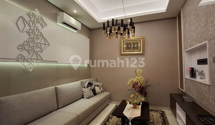 Rumah Mewah Kota Wisata Hook Depan Taman Siap Huni Cluster Ekslusif.