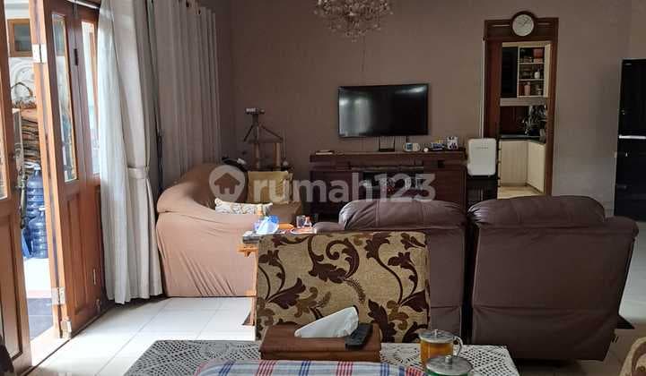 Rumah Hoek Depan Taman Kota Wisata Siap Huni Bagus