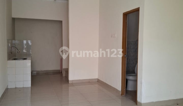 Rumah Cantik Lingkungan Asri Bebas Banjir