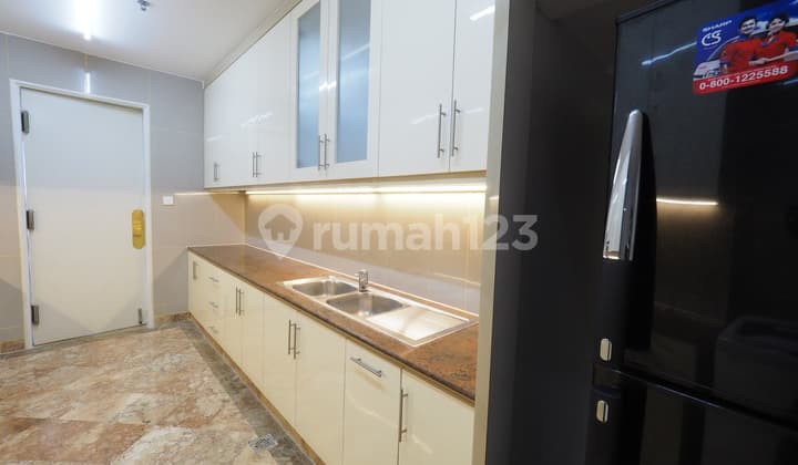 DISEWA APARTEMEN ASCOTT DEKAT GRAND INDONESIA LANTAI 10 - FURNISH MEWAH