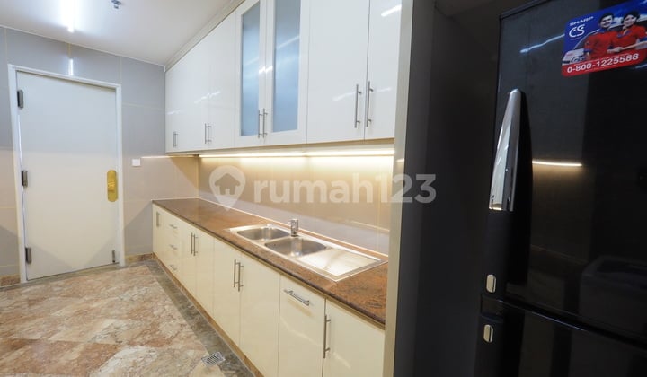 DISEWA APARTEMEN ASCOTT DEKAT GRAND INDONESIA LANTAI 10 - FURNISH MEWAH