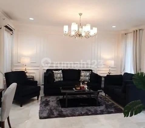 DISEWAKAN RUMAH CANTIK 2 LANTAI DI CAMDEN RESIDENCE JAKARTA BARAT