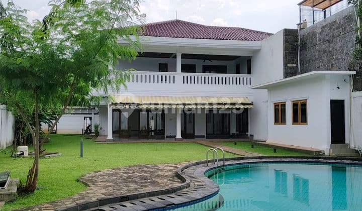 Rumah Bagus Dengan Jalan Lebar Di Kemang Dalam