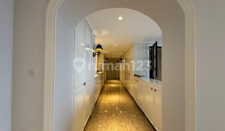 Royal penthouse Springhill Kemayoran one floor 404 meters