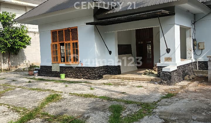 For Rent Vintage House Strategic Location Central Jakarta