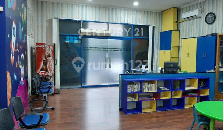Good 5-Story Shophouse in Pasar Baru, Central Jakarta