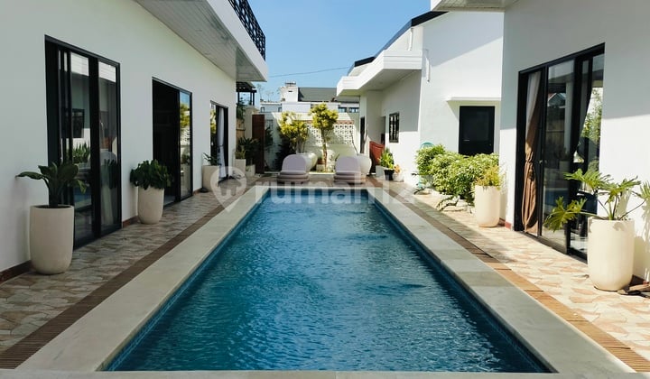 LUXURY VILLA CLOSE TO LUNA BEACH CLUB