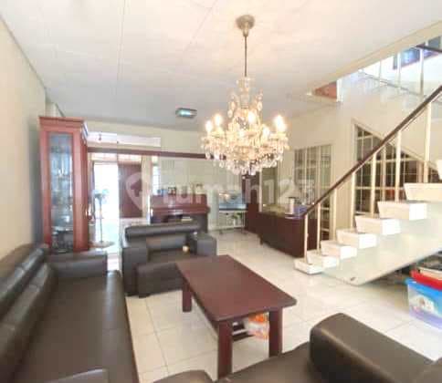 Rumah 2 Lantai di Jl. Cirendeu Permai V, Lebak Bulus, Cilandak
