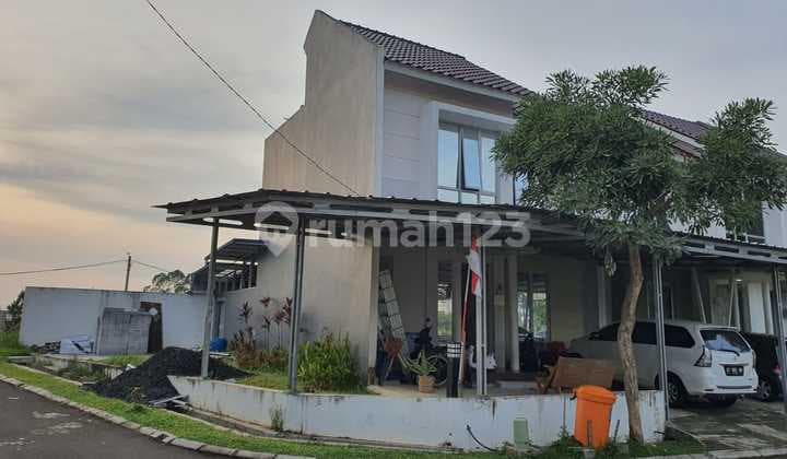 Comfortable Home in Amalfi Cluster Gading Serpong Tangerang