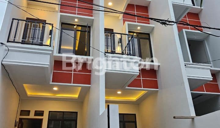 RUMAH DURI KEPA 3 LANTAI DEKAT PUSAT KULINER GREENVILLE