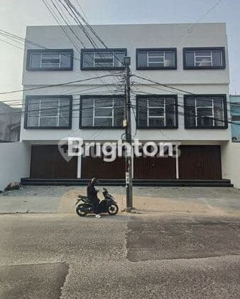 Ruko Taman Ratu Dekat Pusat Kuliner Green Ville Jakarta Barat-4 Lantai & Siap Pakai