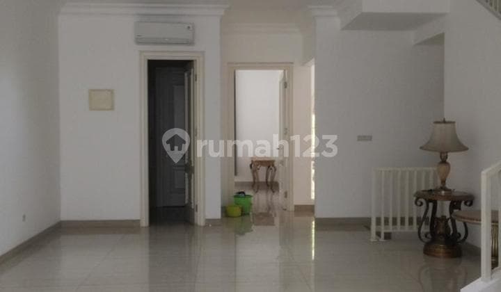 Beautiful Classic House In Strategic Location In Cilandak